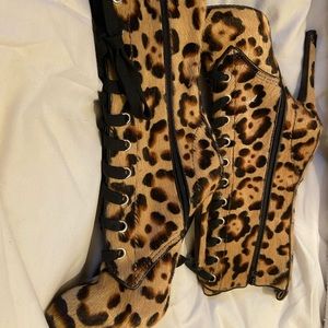 GIAMBATTISTA VALLI Peep Toe Boots